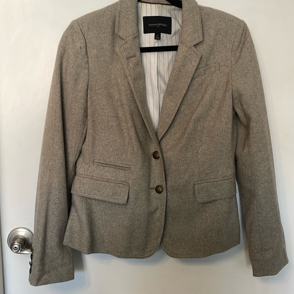 Banana Republic Oatmeal  Beige Wool Blazer Size 6